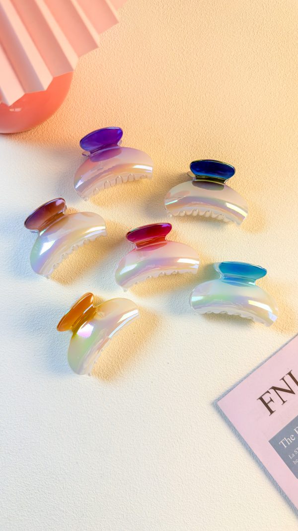 Pearl Shell Holographic Mini Claws