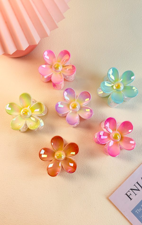 Pearl Gradient Five-Petal Clips