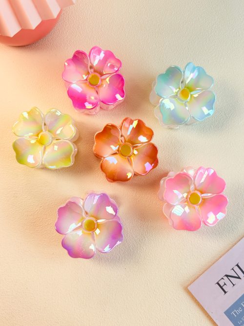 Iridescent Pearl Clover Hair Claws