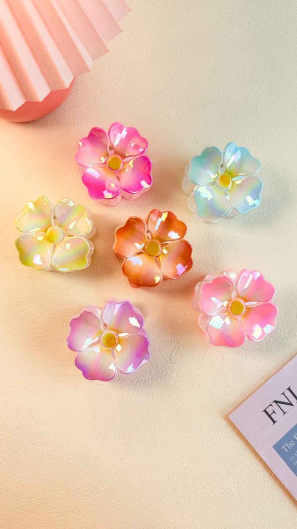 Iridescent Pearl Clover Hair Claws