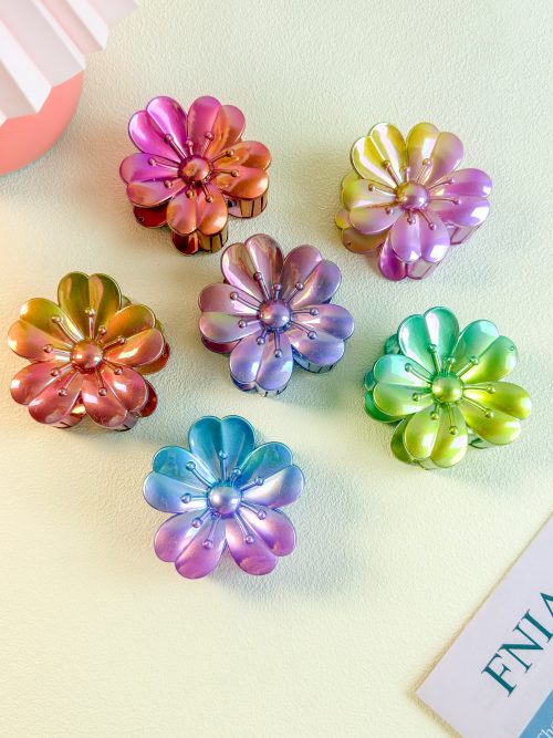 3D Pearlescent Daisy Hair Claws