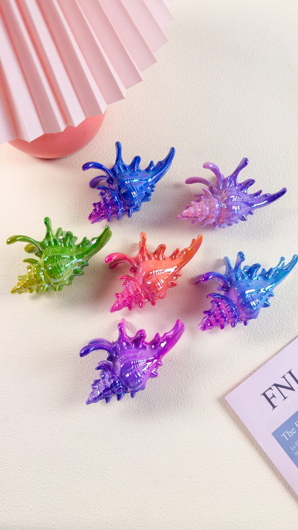 Gradient Aurora Seashell Spiky Hair Claw Clips