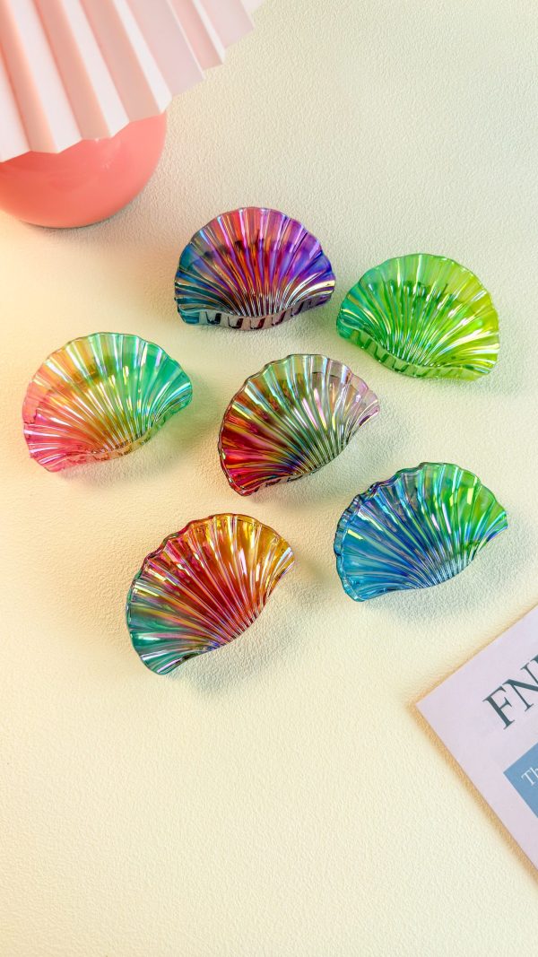 Beach Glow Shell Hair Claw