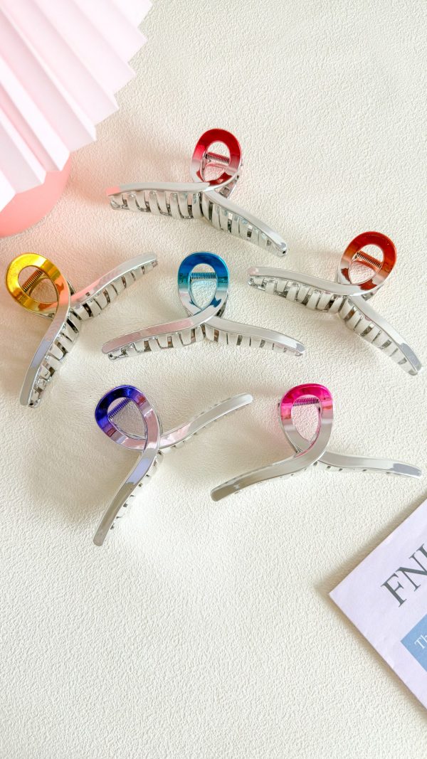 Twist Loop Metallic Hair Claw