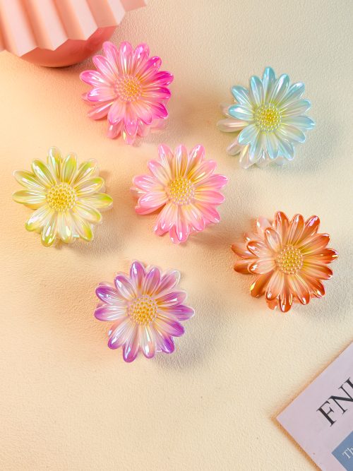 Pearlescent Gradient Daisy Hair Clips