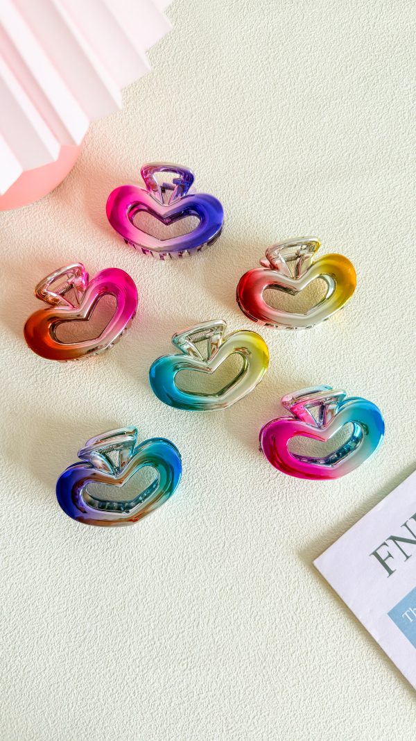 Shiny Gradient Hollow Heart Clips