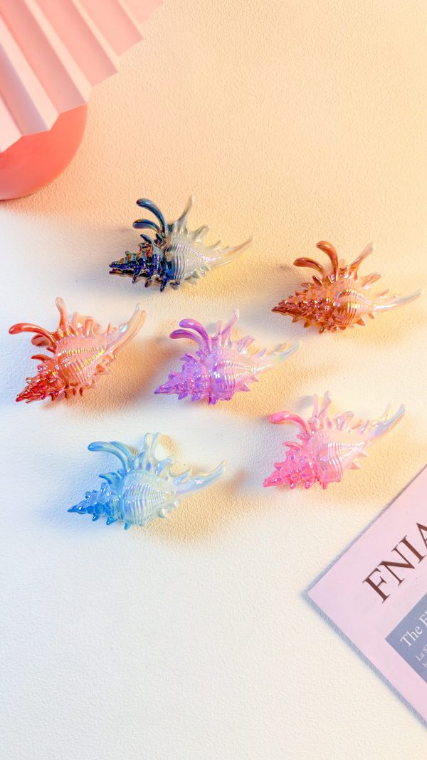 Iridescent Spiky Conch Hair Claw