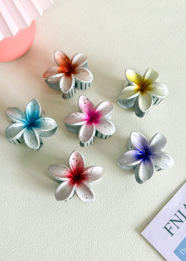 Gradient Spotted Frangipani Claw