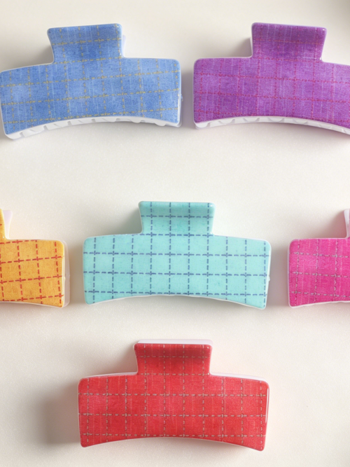 Bright Grid Pattern Curved Hair Claws