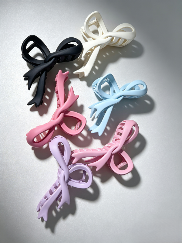 Morandi-colored bow hair clip
