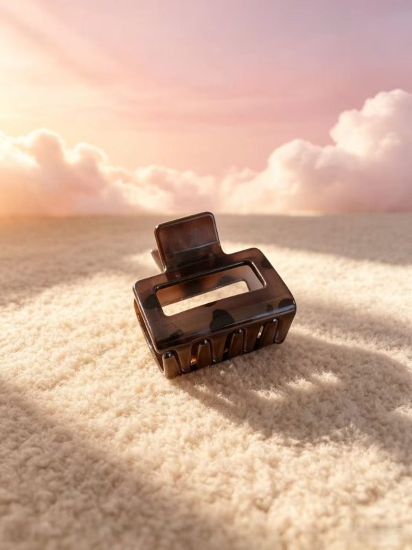 Retro sugar cube-shaped non-slip small hair clip
