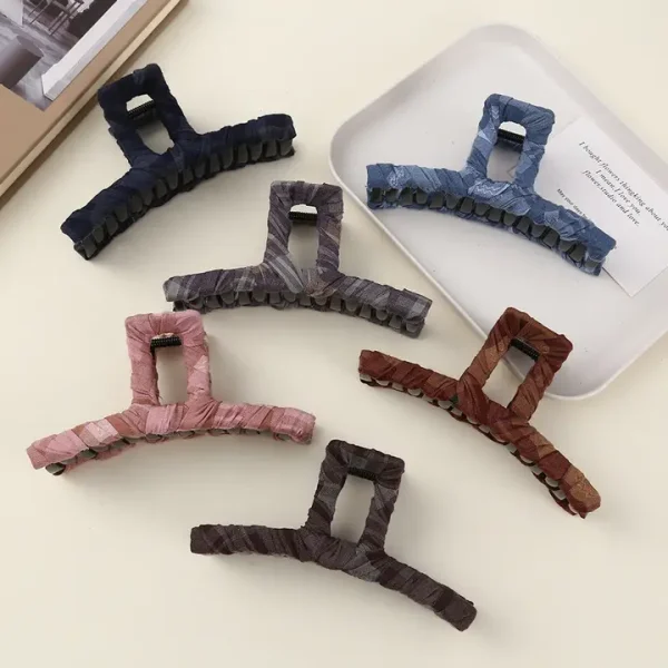 Beau - Delicate Geometric Hair Styling Claw Clip