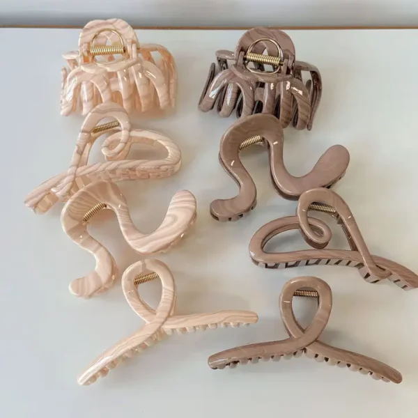 Relaxed Bun Claw Clip Retro Elegant Hair Grip