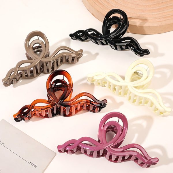 Extra Large Hollow Wavy Claw Clip