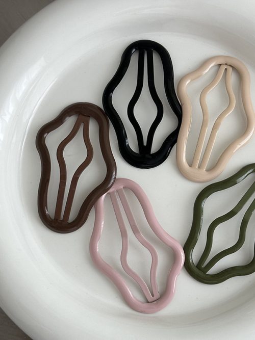 Cloud-shaped hollow-out broken hair BB clip