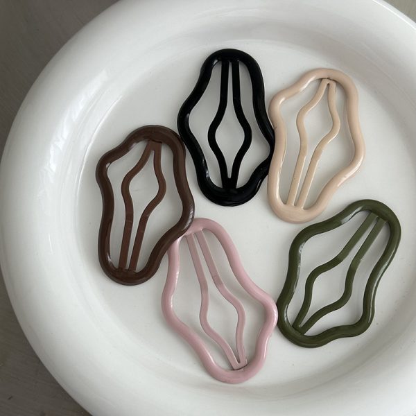 Cloud-shaped hollow-out broken hair BB clip