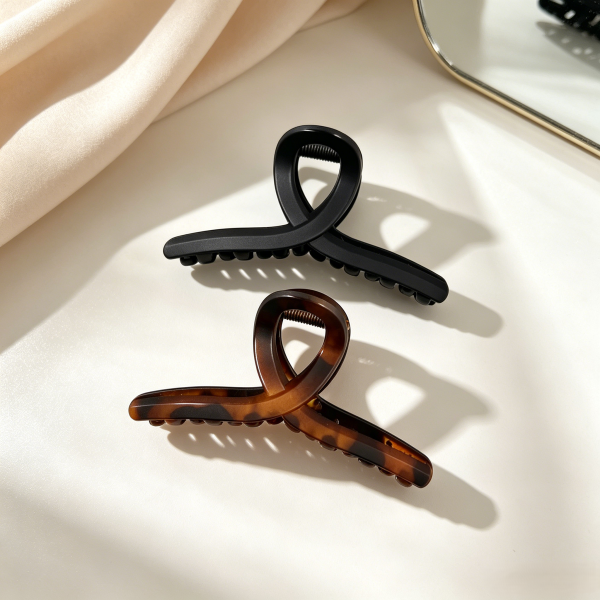 Matte & Tortoiseshell Twist Hair Claw Clips