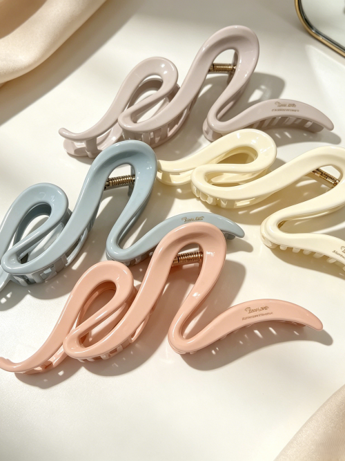 Pastel Wavy Glossy Hair Claw Clips
